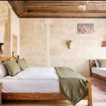 Otel Uzay Cave 3*