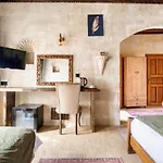 Uzay Cave Hotel