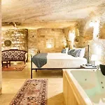 Uzay Cave Otel 3*