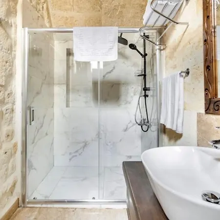 Uzay Cave Otel *