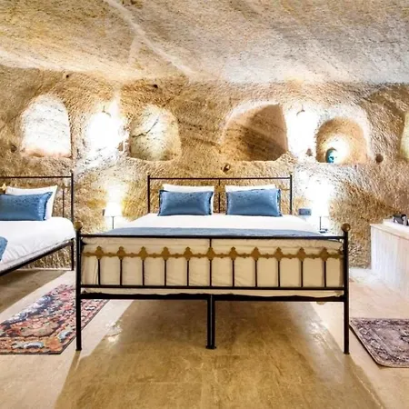 Uzay Cave *