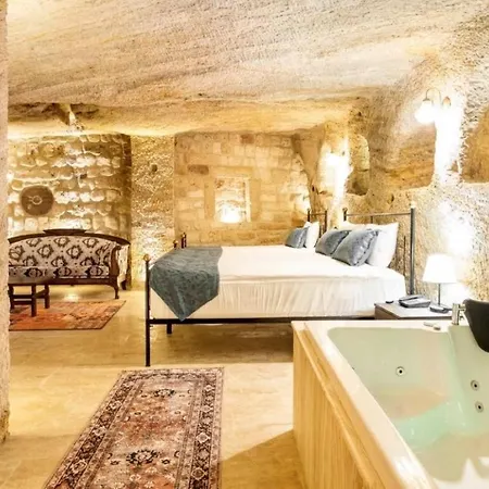 Uzay Cave Szálloda *