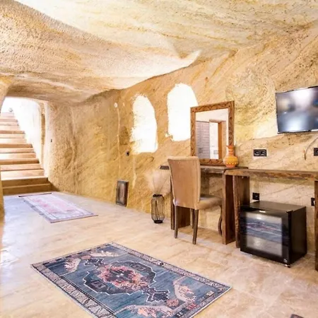 Uzay Cave Otel 3*