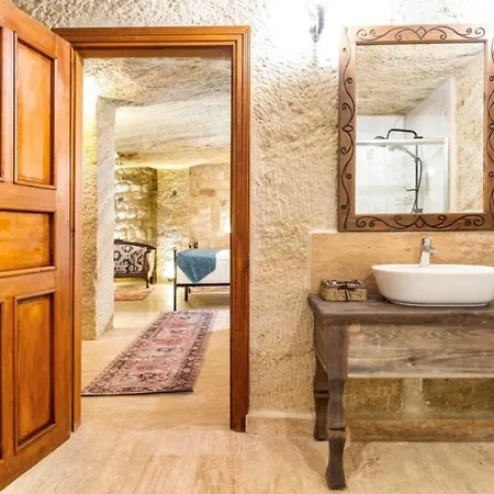 Uzay Cave * Ургуп