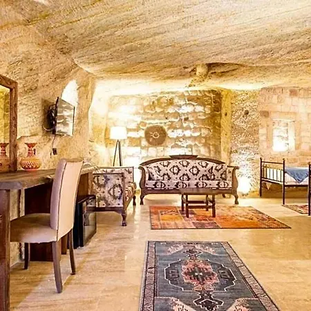 فندق Uzay Cave 3*