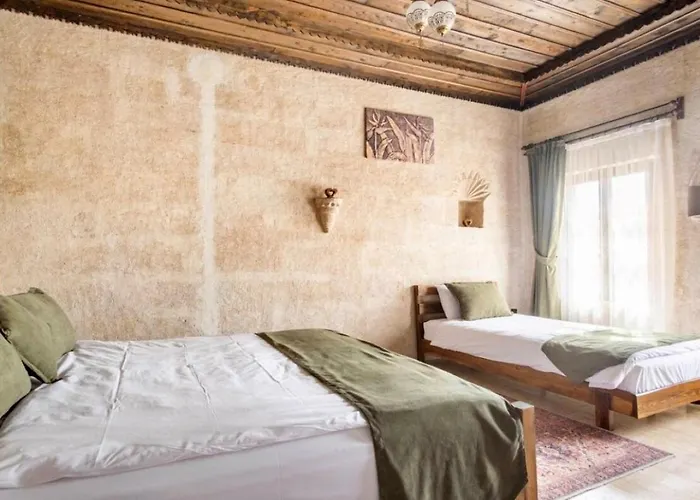 Uzay Cave ウルギュップ