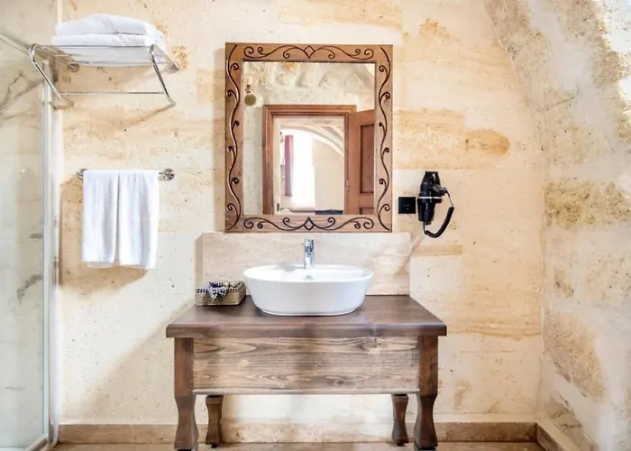 ホテル Uzay Cave ウルギュップ